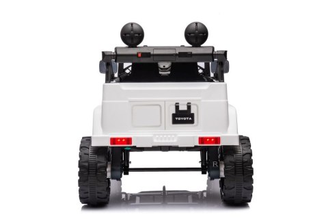 Auto Na Akumulator Toyota FJ Biała 4x4 Auto Na Akumulator Toyota FJ Biała 4x4