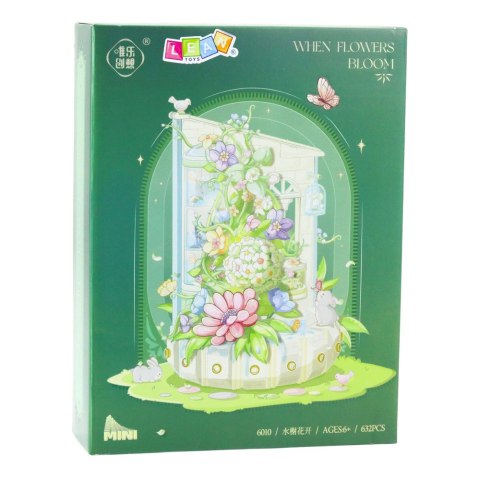 Klocki Konstrukcyjne Kompozycja Kwiatowa Z Wieżą Światła LED 632 el.